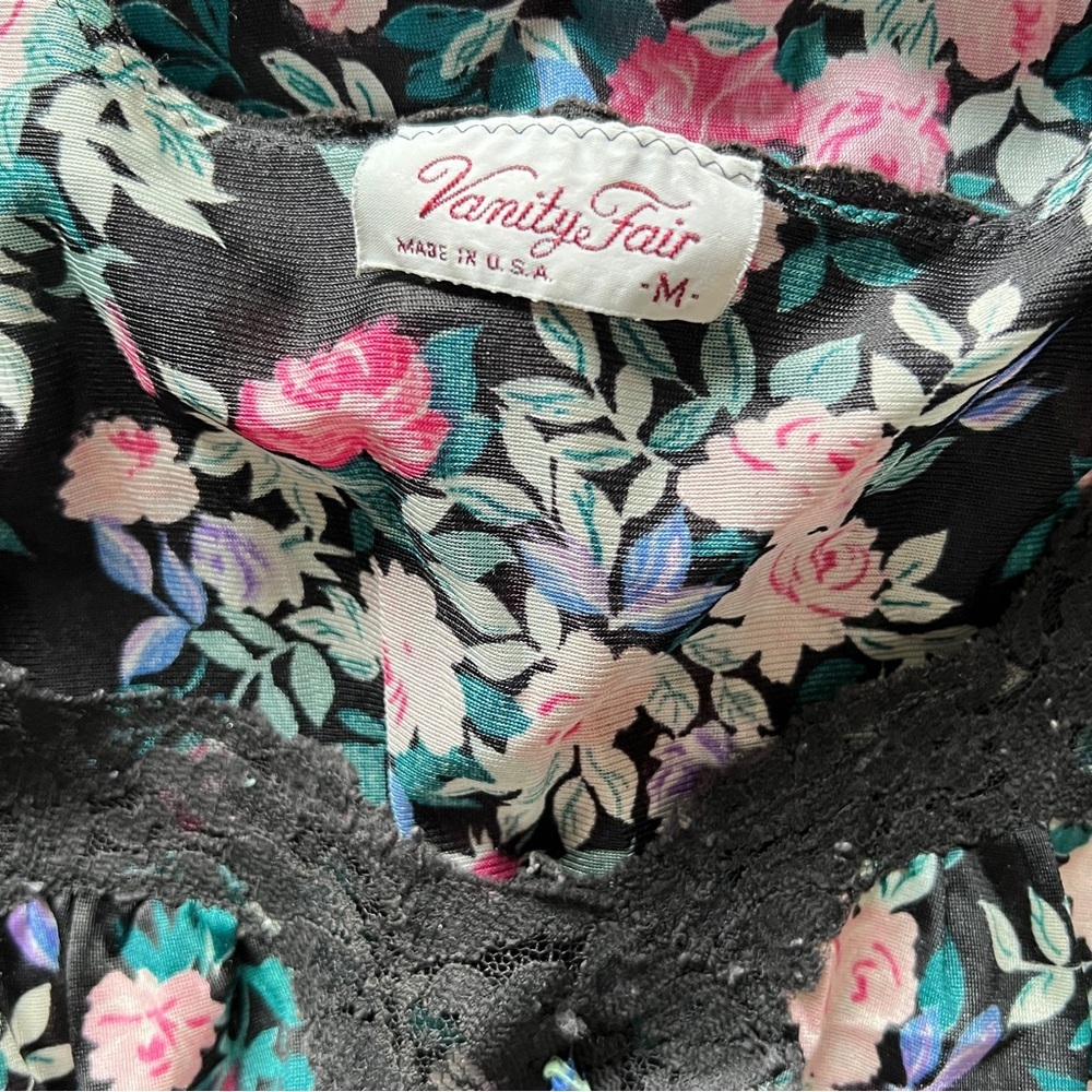 Vintage 70s Vanity Fair Multicolor Floral Nightgown Size Medium - Picture 9 of 9